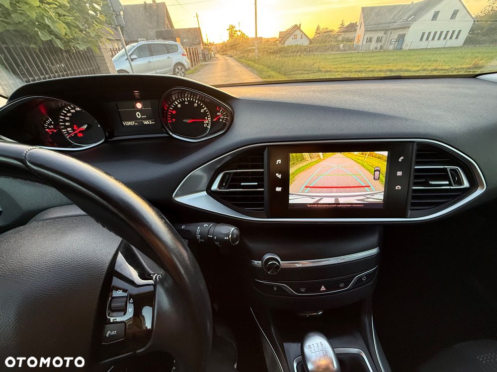 Peugeot 308 1.2 PureTech Allure S&S - 36