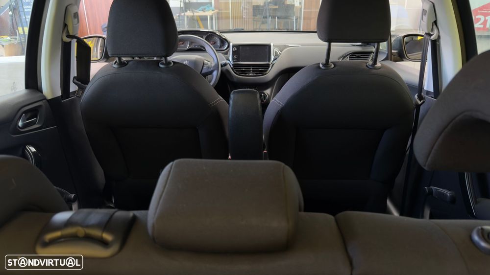 Peugeot 208 1.6 e-HDi Allure - 12