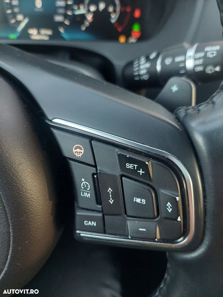 Jaguar F-Pace 20d AWD Aut. Portfolio - 32