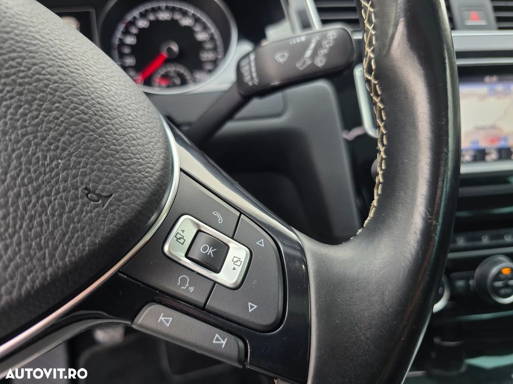 Volkswagen Golf 2.0 TDI BlueMotion Technology Cup - 33