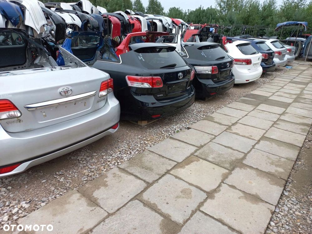 Toyota Auris II boczek bagażnika prawy tył HB hatchback 64730-02260 - 14