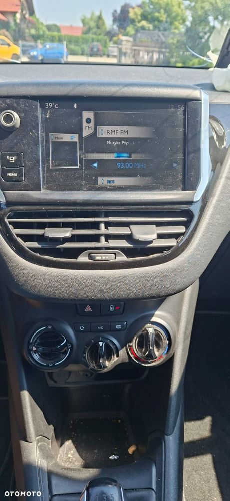 Peugeot 208 PureTech 82 Urban Move - 17