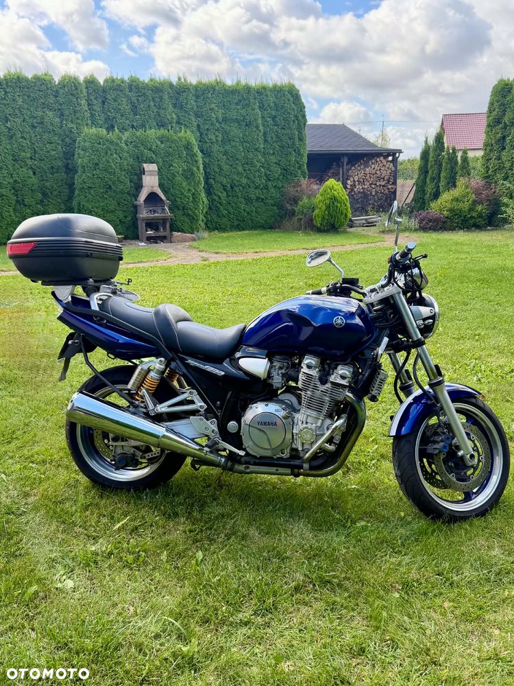 Yamaha XJR - 1