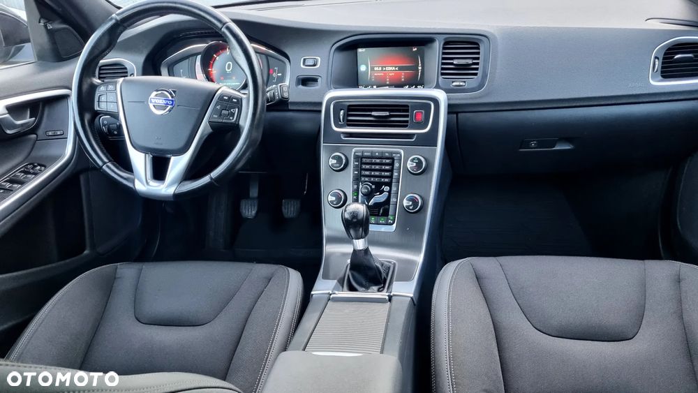 Volvo V60 D4 Momentum - 14