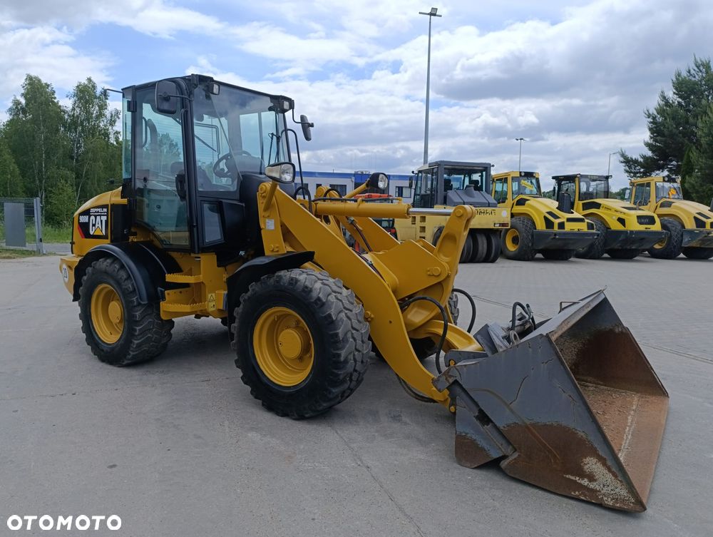 Caterpillar 908M - 5
