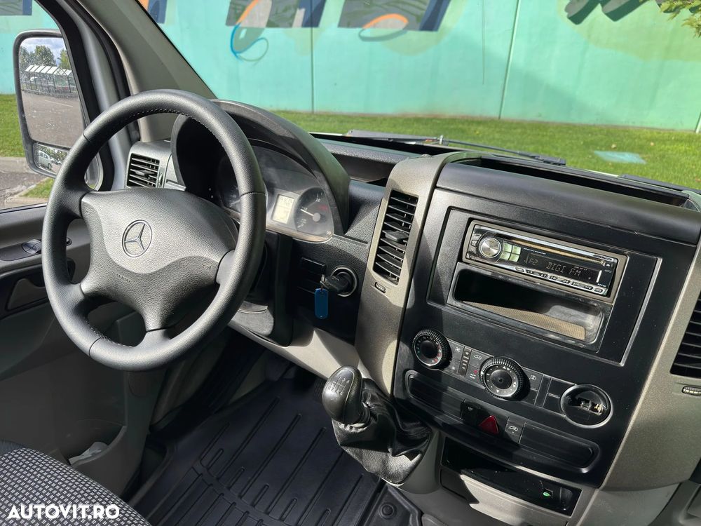 Mercedes-Benz Sprinter - 11