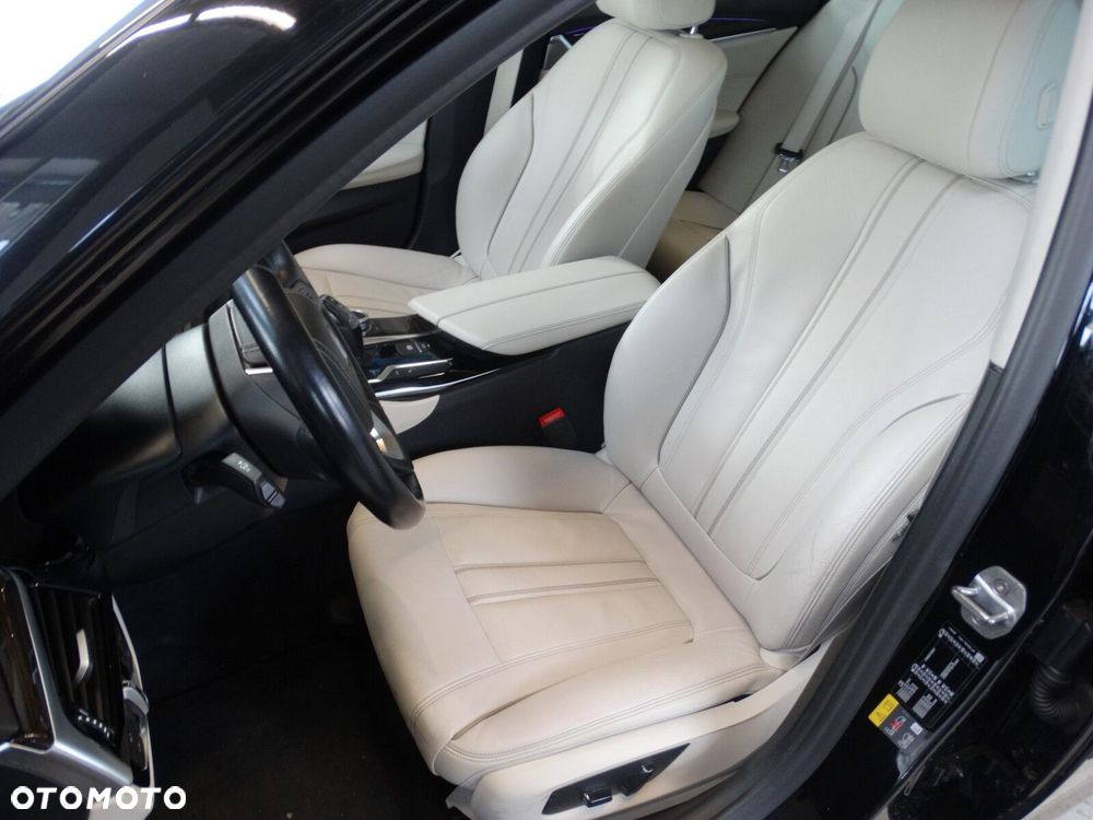 BMW Seria 5 - 12