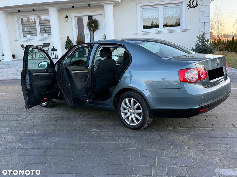 Volkswagen Jetta - 17