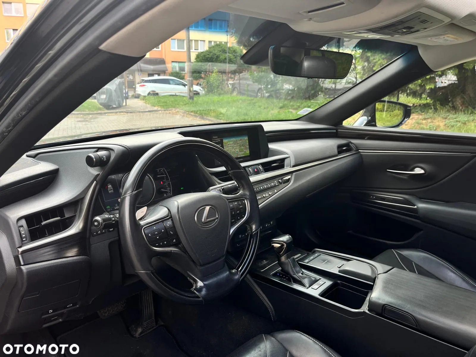 Lexus ES 300h Luxury Line - 12