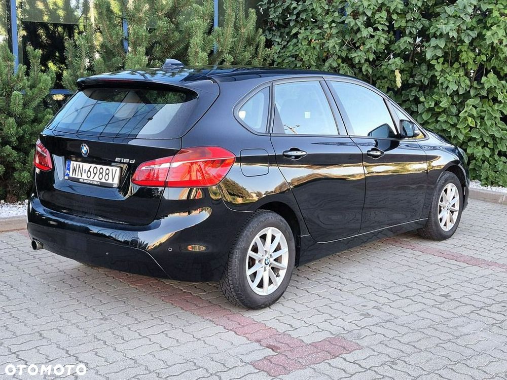 BMW Seria 2 216d - 10