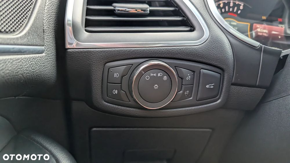 Ford Edge 2.0 TDCi Bi-Turbo 4x4 Titanium - 30