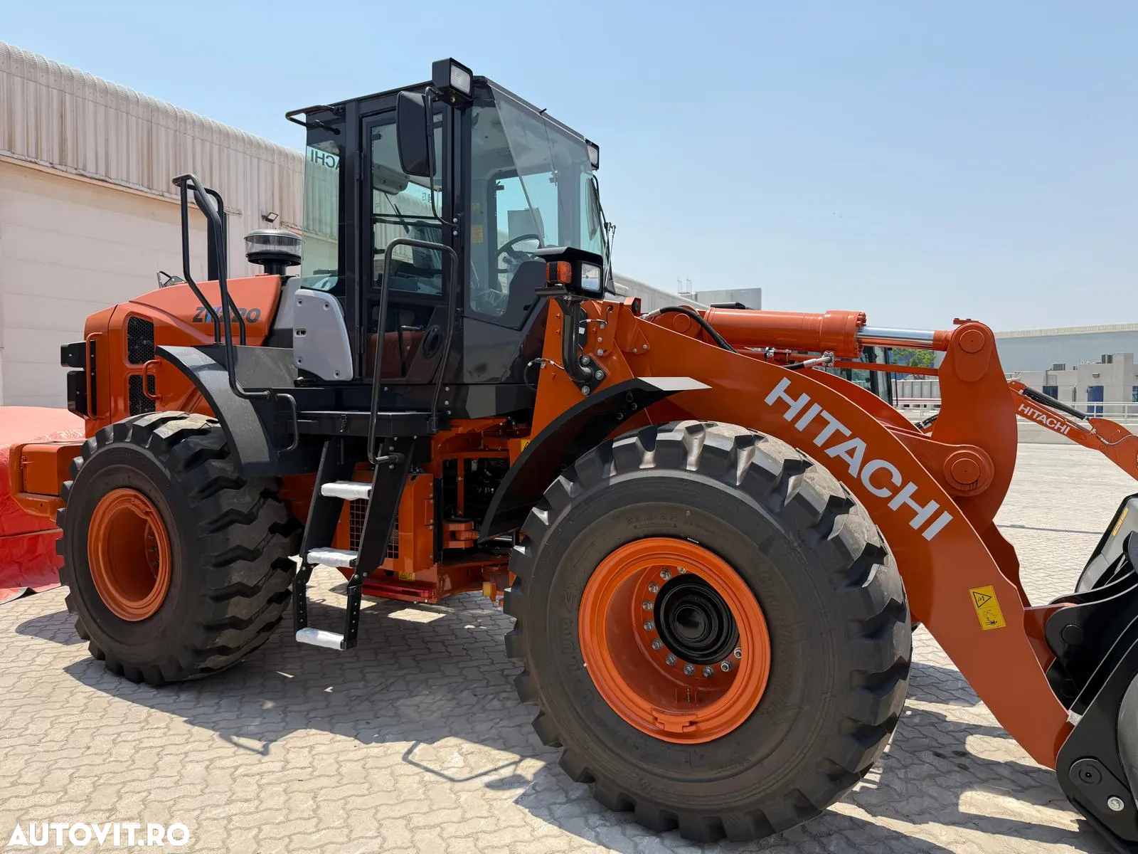 Hitachi ZW220-5A, An 2025, Made in Japan - 3