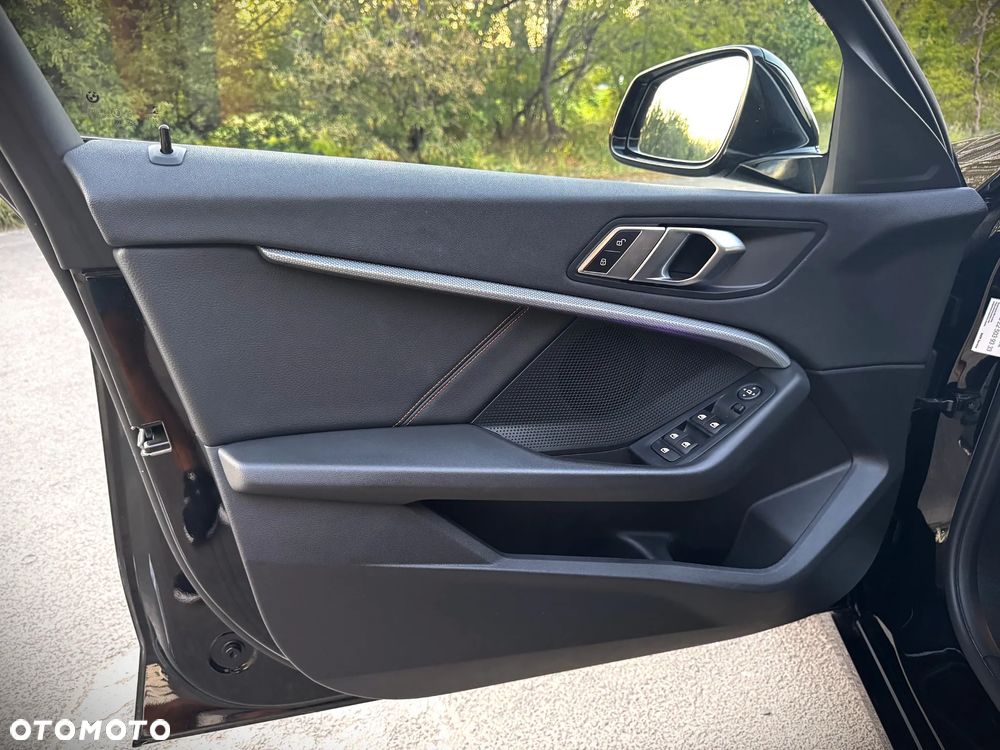 BMW Seria 1 118i Sport Line - 18