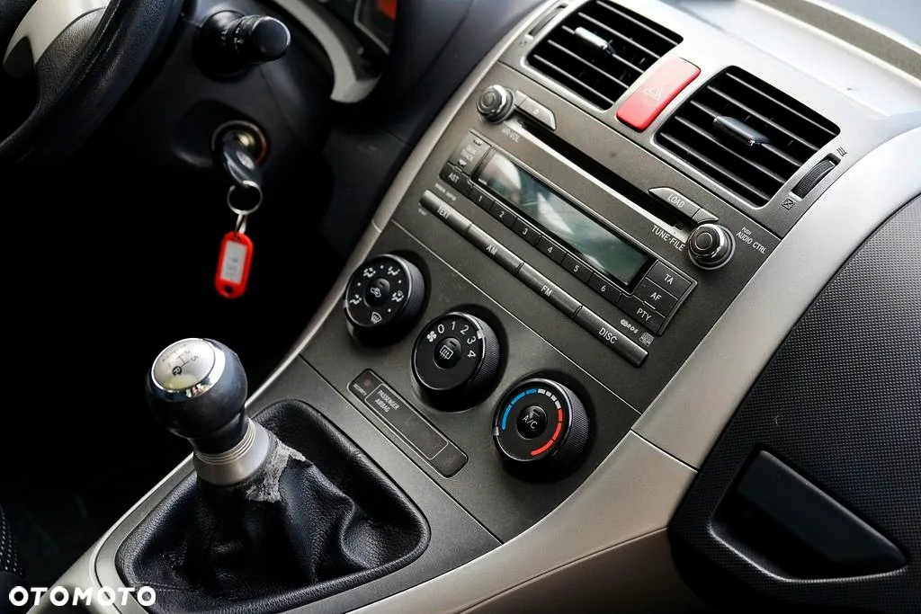 Toyota Auris 1.4 D-4D - 26
