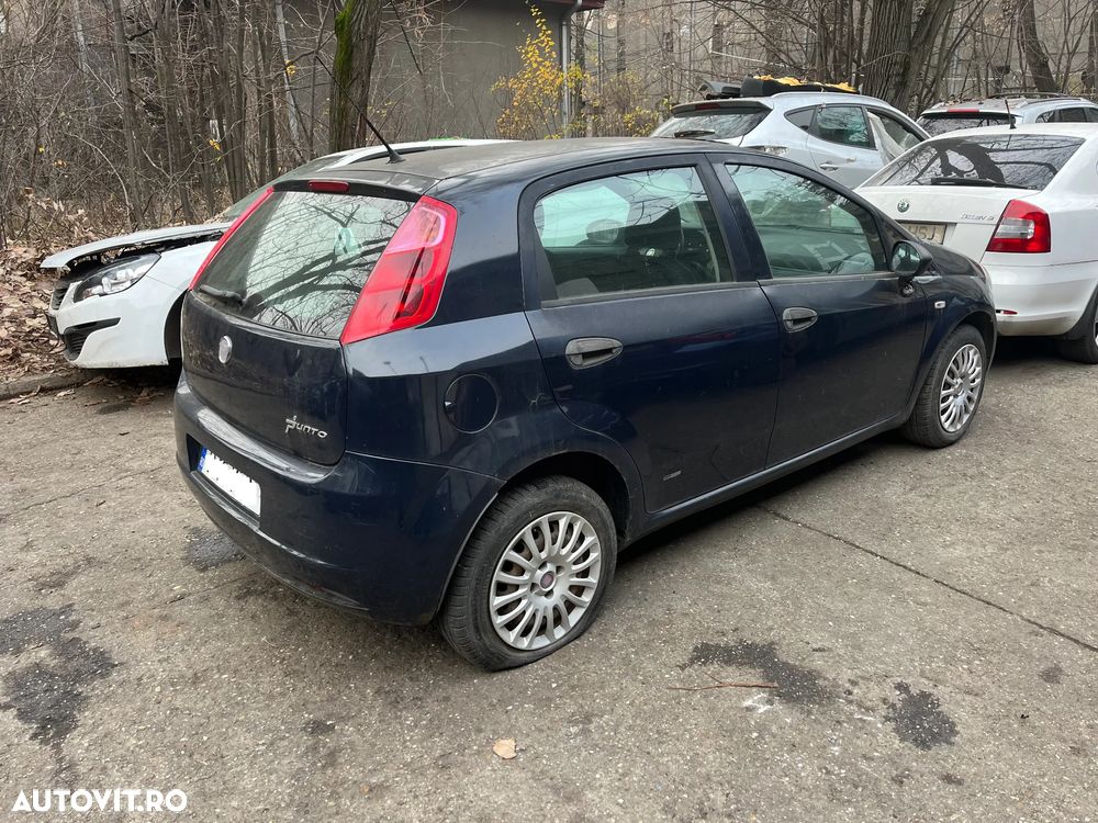 Dezmembrez Fiat Punto 2007 benzina albastru 4 usi - 3