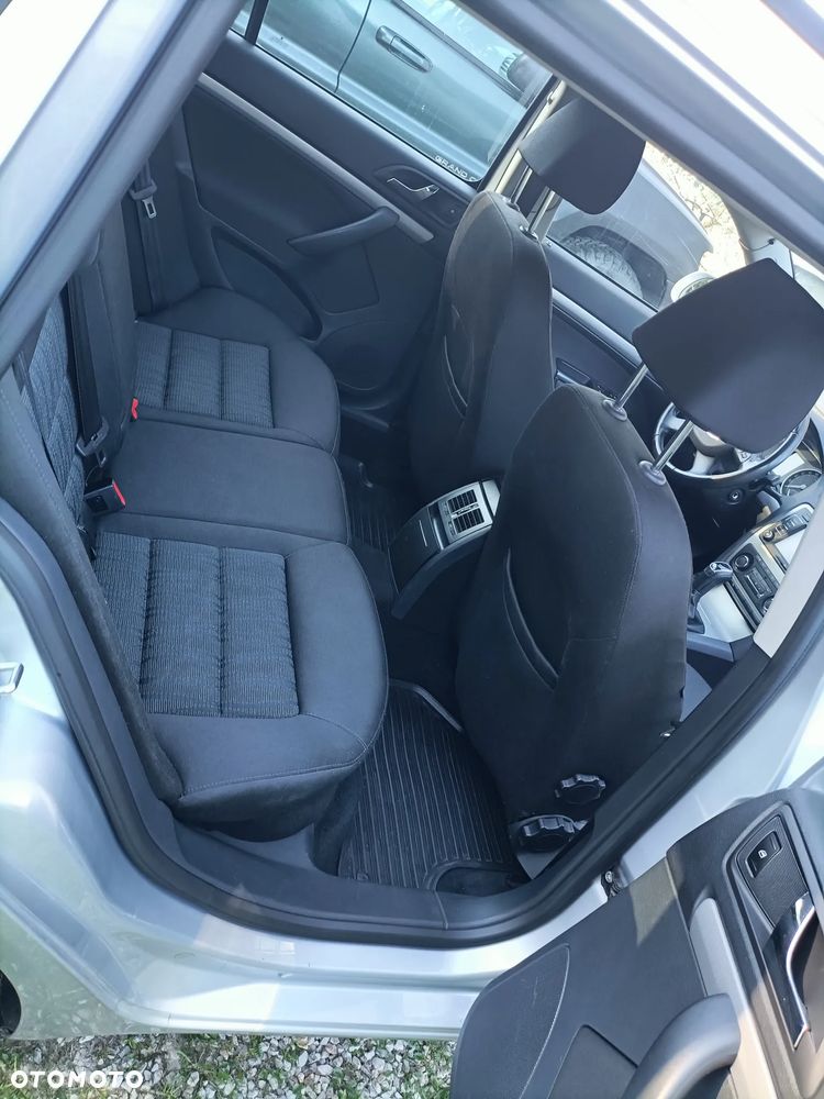 Skoda Octavia 2.0 TDI DPF Elegance - 6