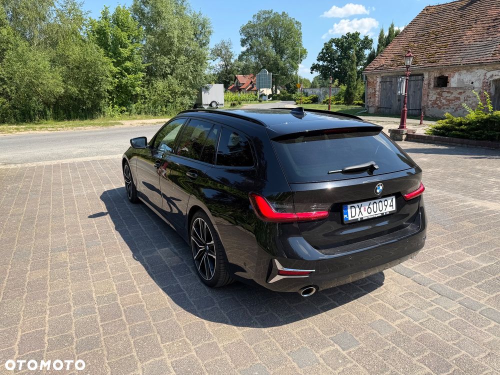 BMW Seria 3 320d xDrive MHEV Luxury Line sport - 7