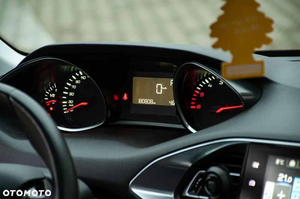 Peugeot 308 BlueHDi 150 Automatik Stop & Start Allure - 8