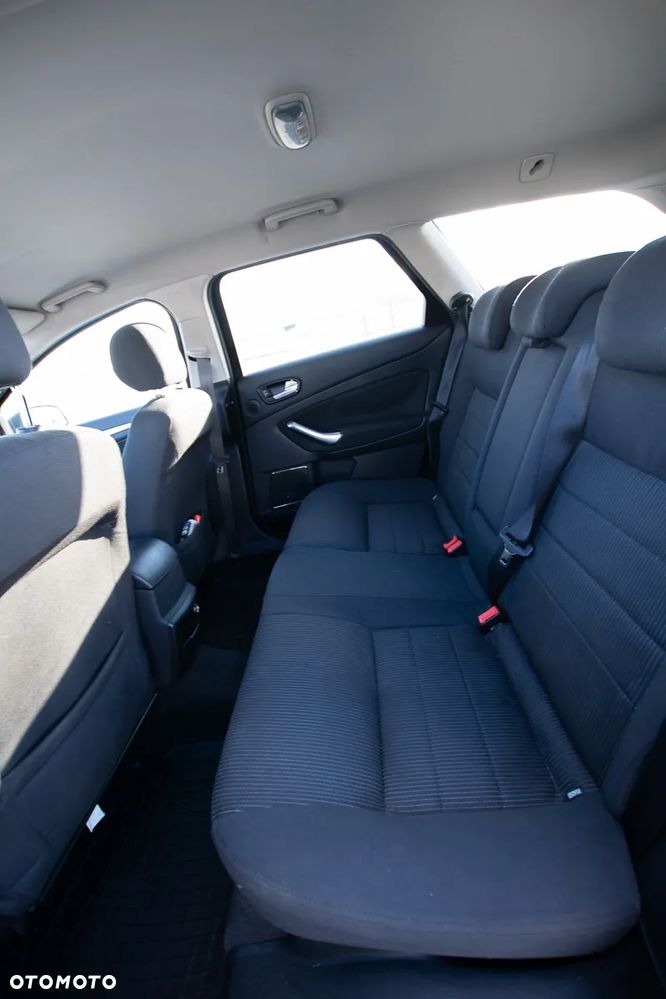 Ford Mondeo - 10
