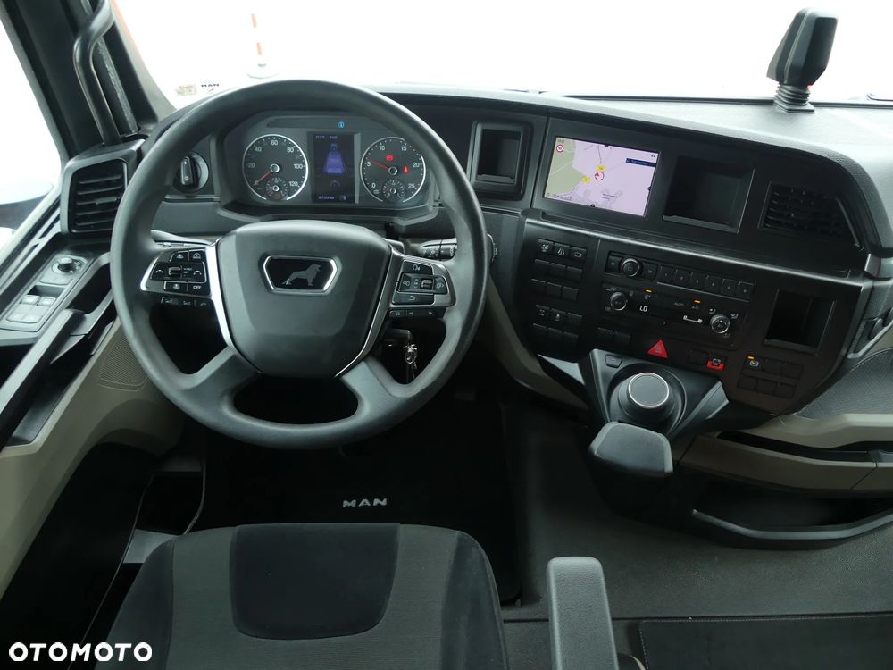MAN TGX 18.510 / PEŁNY ADR / RETARDER / KLIMA POSTOJOWA / - 32