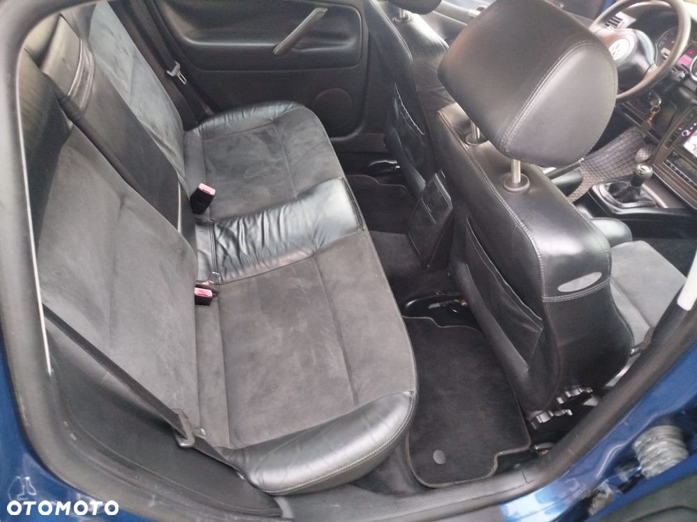 Volkswagen Passat - 15