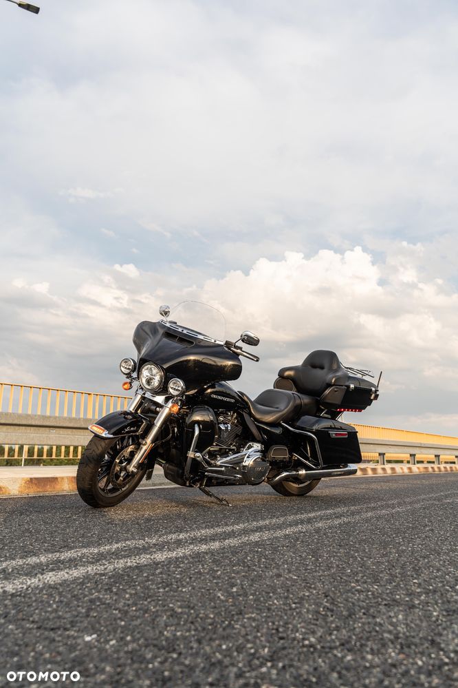 Harley-Davidson FLHT Electra Glide Standard - 10