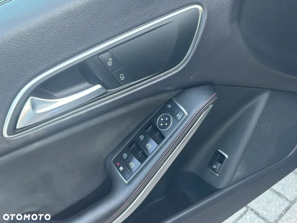 Mercedes-Benz CLA 250 7G-DCT AMG Line - 16