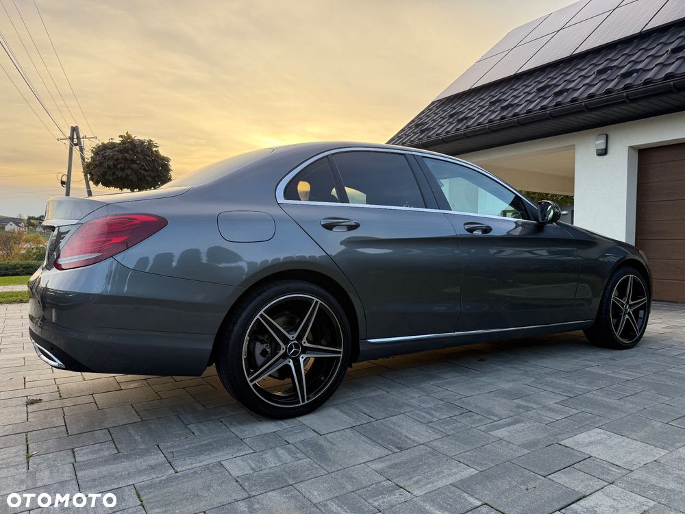 Mercedes-Benz C-Class 2018 photo 2