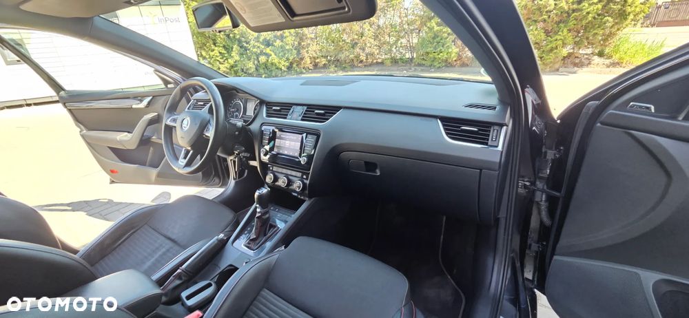 Skoda Octavia 2.0 TDI DSG RS - 39