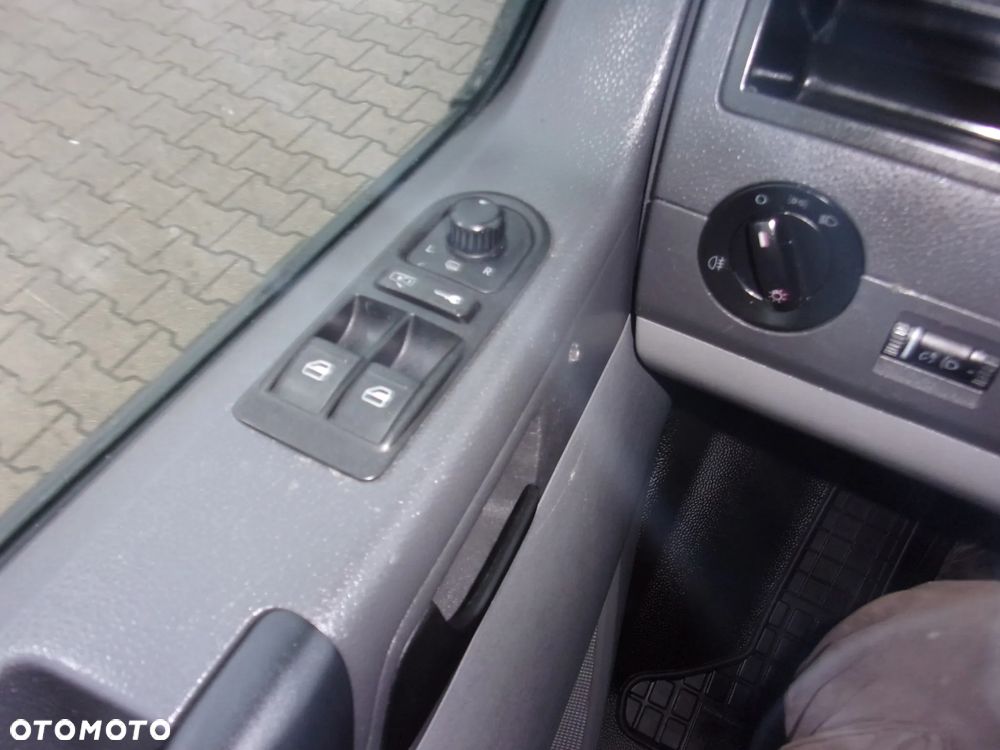 Volkswagen Transporter T5 - 3