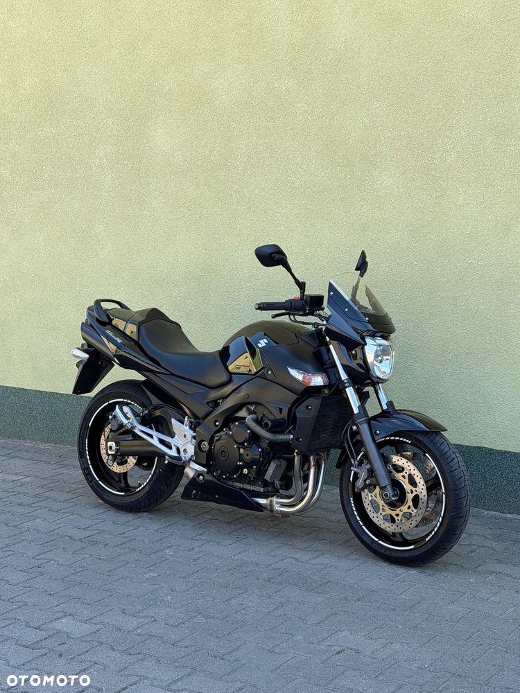 Suzuki GSR - 1