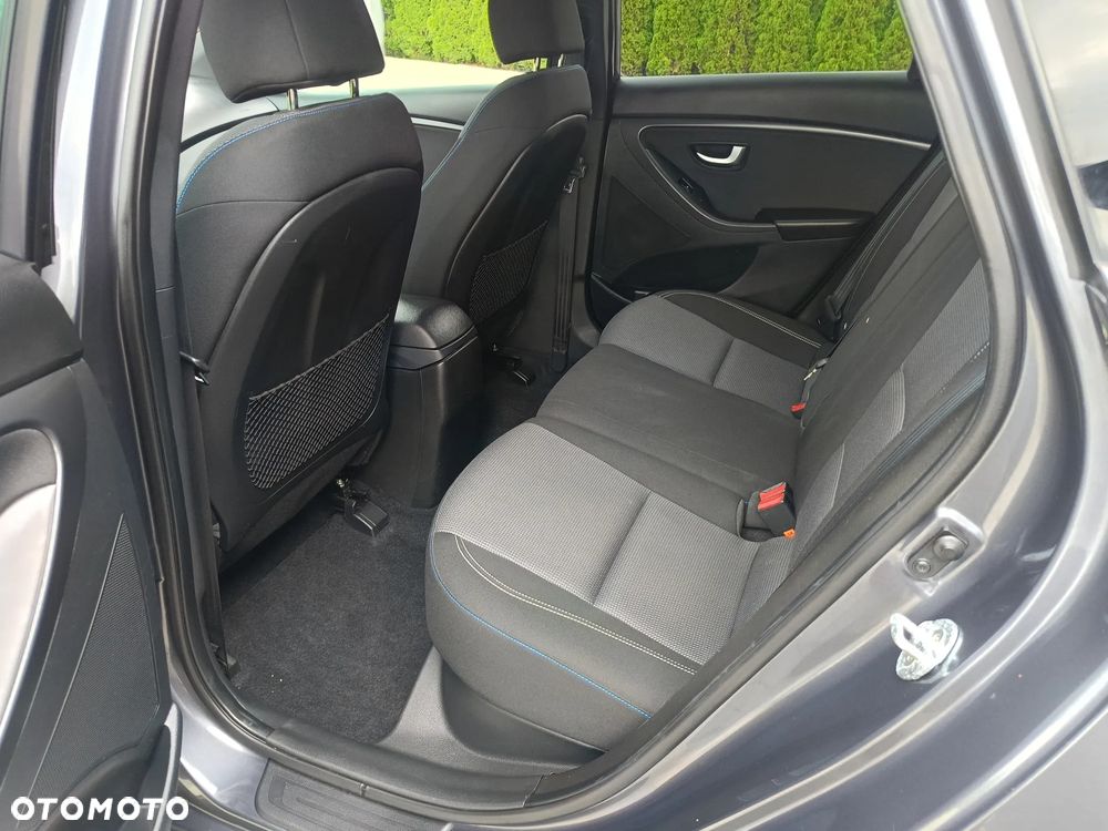 Hyundai i30 blue 1.6 GDI YES Gold - 32