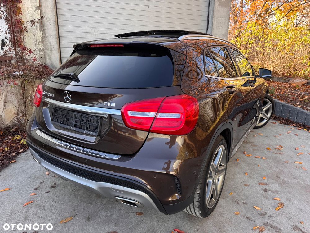Mercedes-Benz GLA 200 (CDI) d 4Matic 7G-DCT AMG Line - 17
