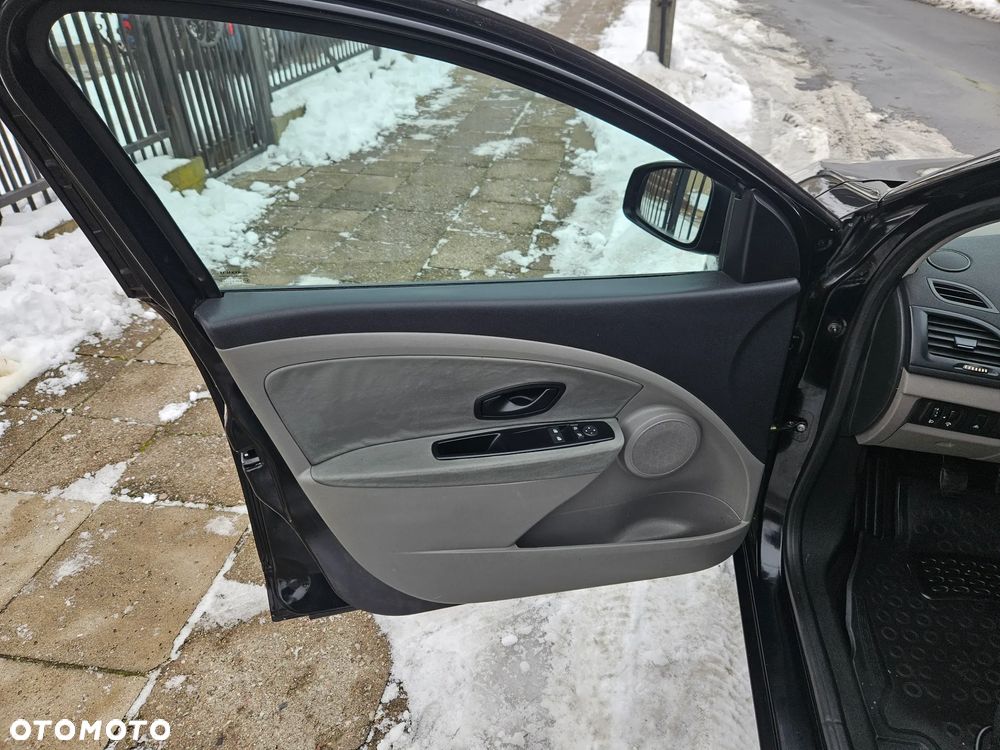 Renault Megane 1.6 16V 100 Expression - 11