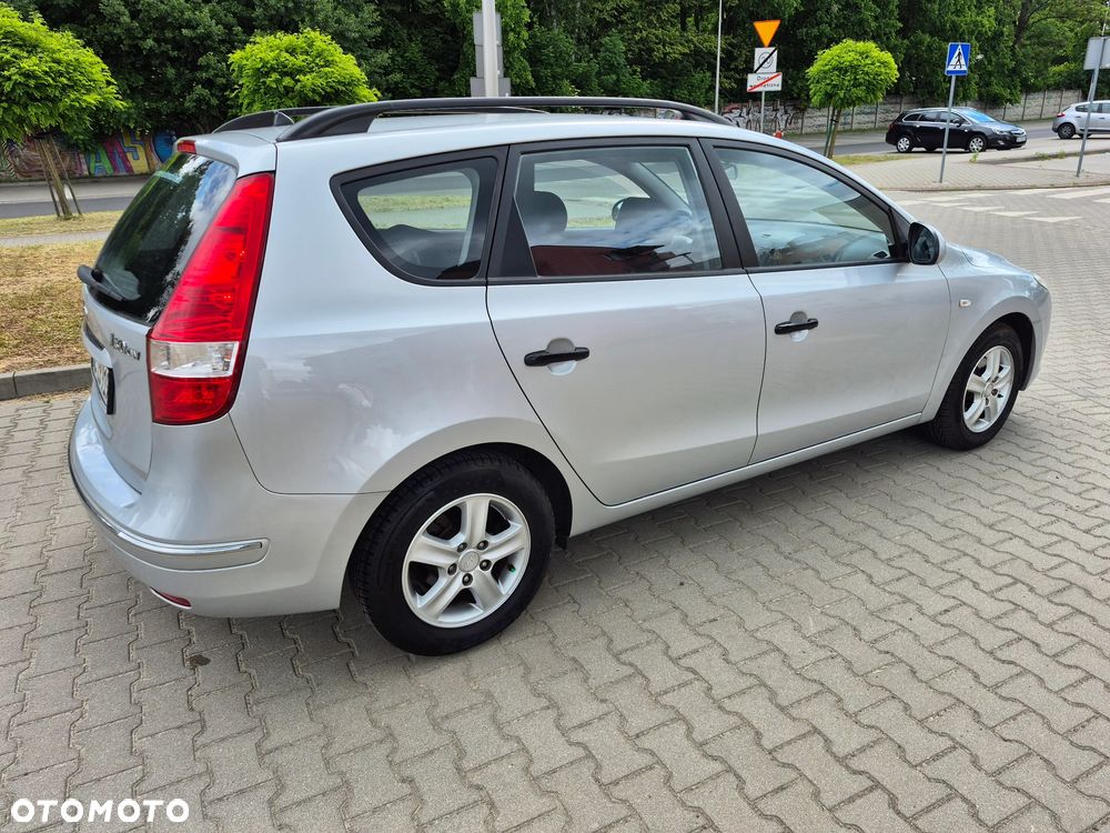 Hyundai i30 i30cw 1.6 Edition Plus - 3