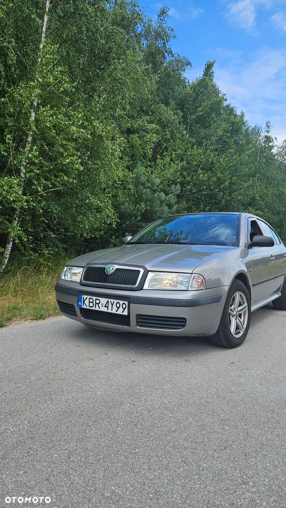 Skoda Octavia 1.6 Tour - 2