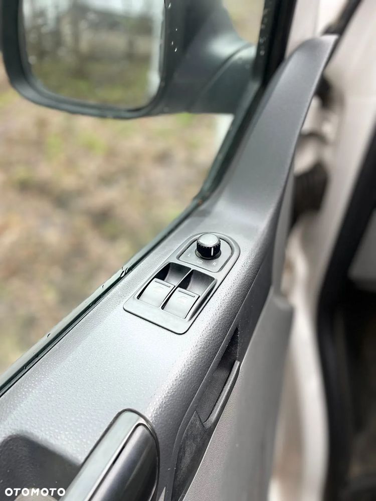 Volkswagen Transporter - 11