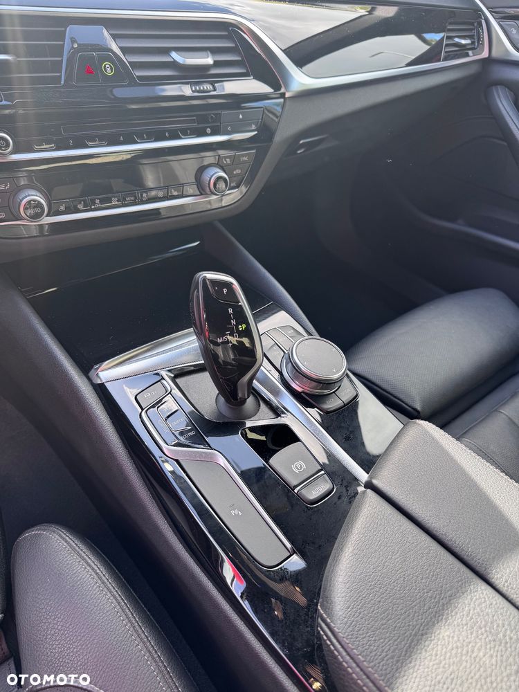 BMW Seria 5 530d Sport Line sport - 13