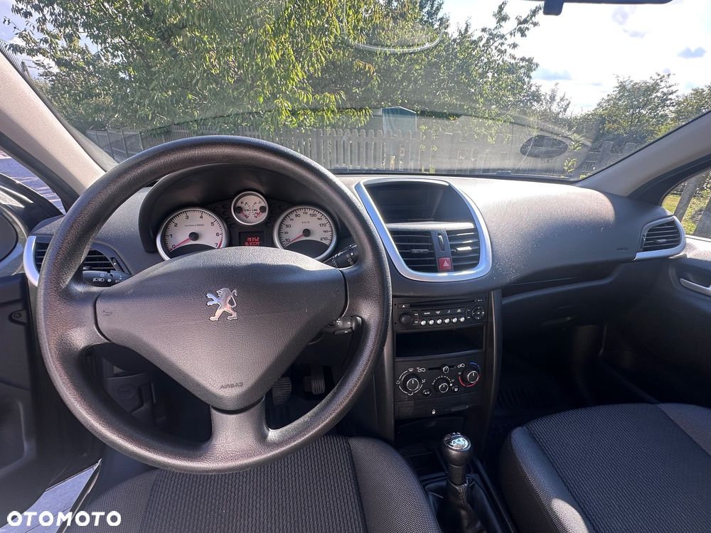 Peugeot 207 1.4 16V Trendy - 7