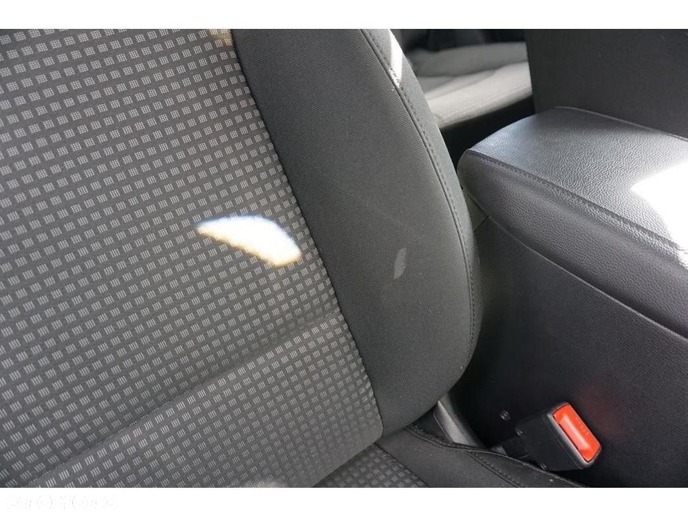 Kia Ceed - 34