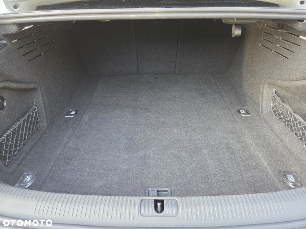 Audi A4 Limousine 35 TFSI mHEV S Line S tronic - 14