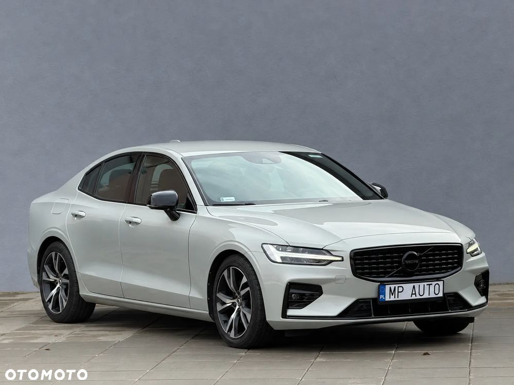 Volvo S60 B4 B R-Design - 3