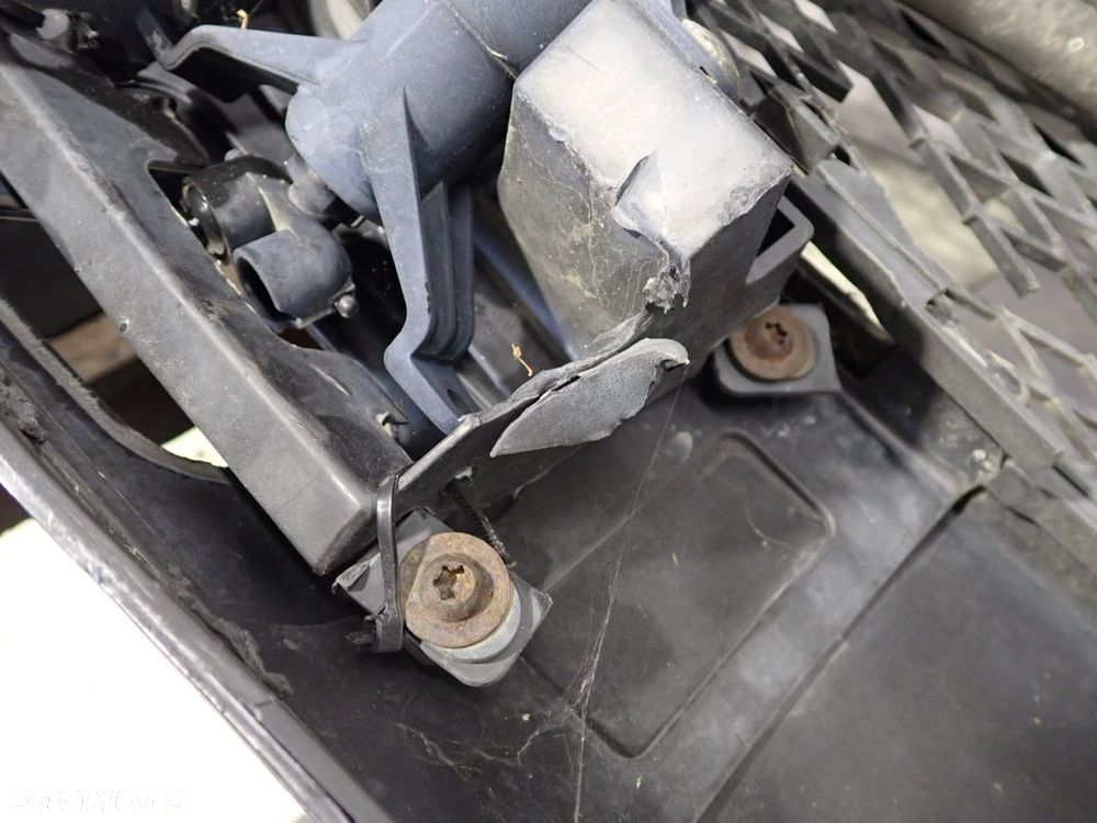 ZDERZAK PRZÓD VOLKSWAGEN TOUAREG 5.0 - 27