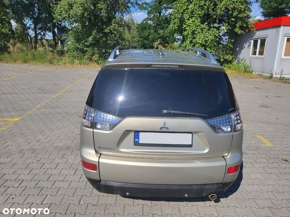 Mitsubishi Outlander 2.4 Instyle CVT - 12