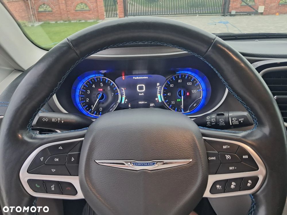 Chrysler Pacifica - 37
