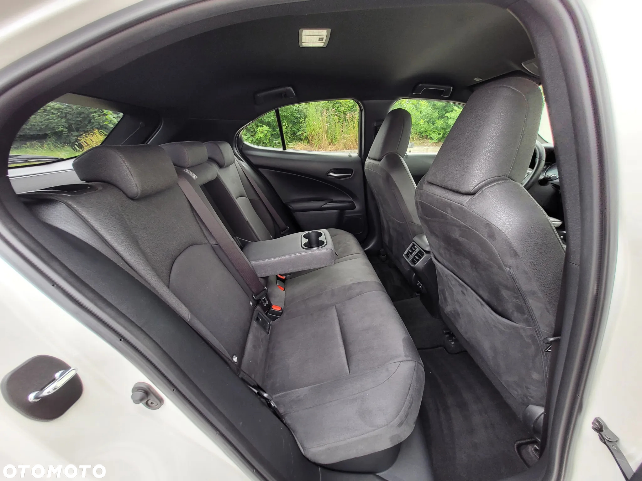 Lexus UX 250h Elegance 2WD - 14