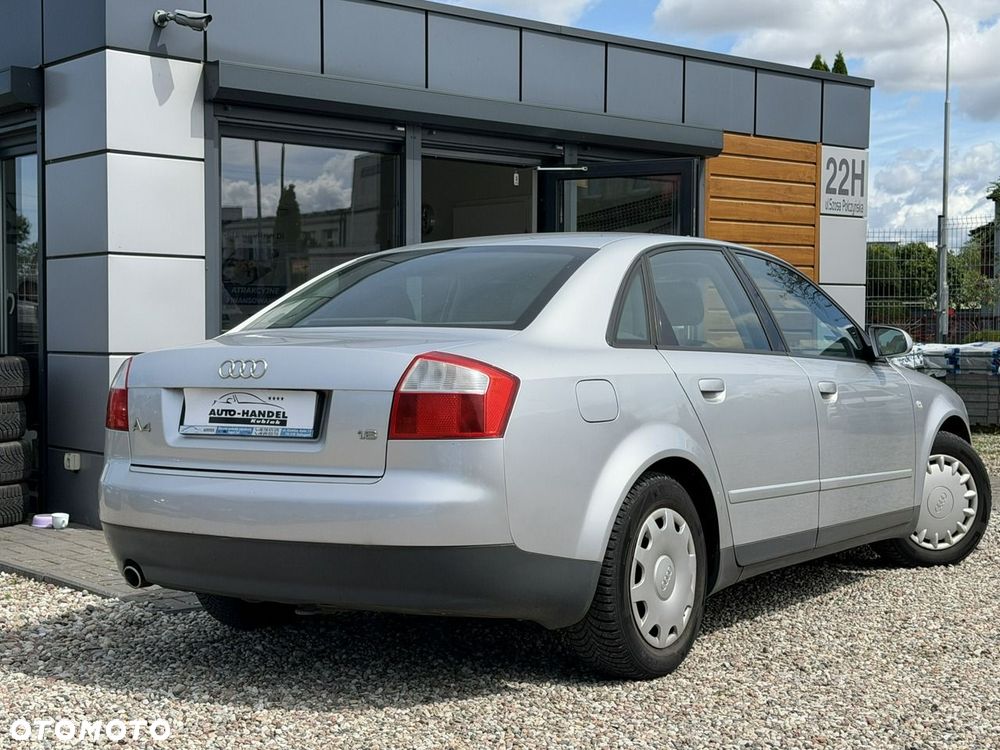 Audi A4 Limousine - 8