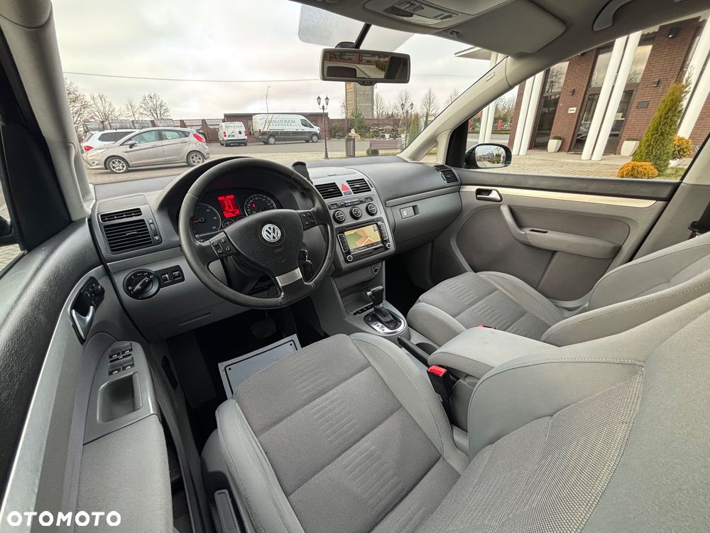 Volkswagen Touran 2.0 TDI DSG Highline - 28