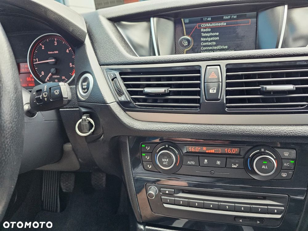 BMW X1 sDrive18d xLine - 28