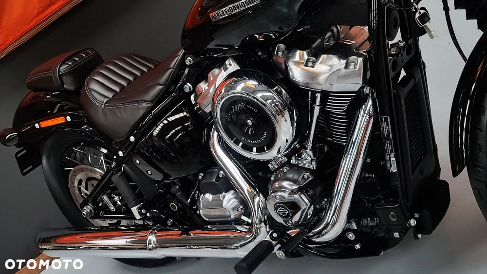 Harley-Davidson Softail Street Bob - 20